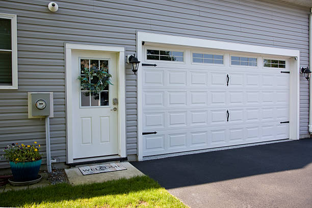 24/7 Emergency Garage Door Panel Replacement experts in Santaquin, UT